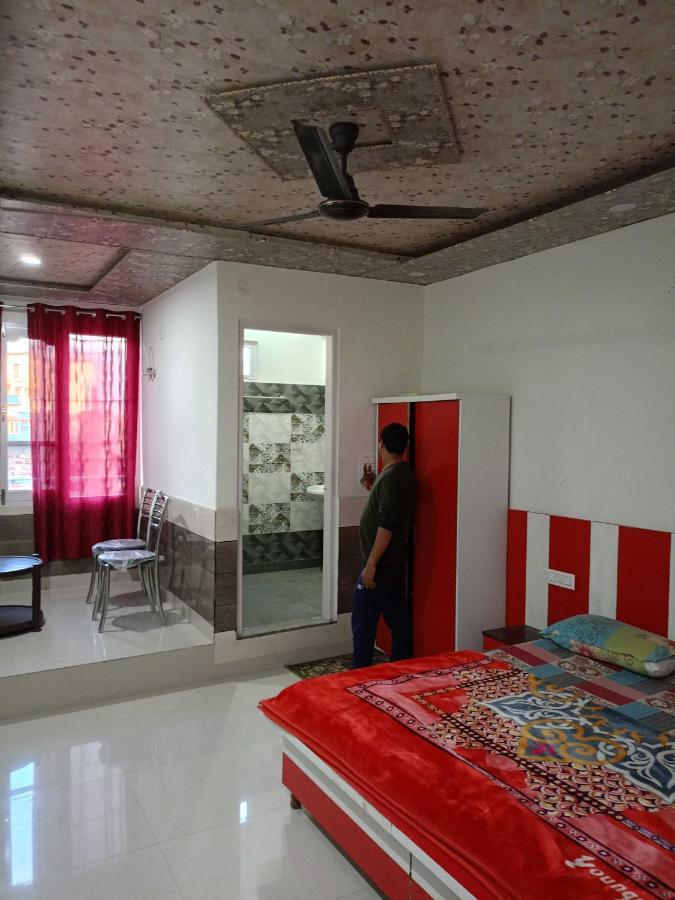 מנדי Hotel O Parmar Palace מראה חיצוני תמונה